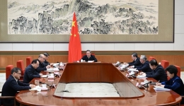 Chinese premier stresses boosting consumption, expanding domestic demand