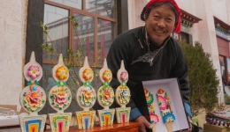 InXizang | Butter sculptures decorate Tibetan New Year
