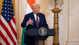 Trump says 25 pct tariffs on Mexico, Canada to take effect 