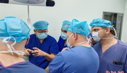俄罗斯专家上海学习使用中国产关节手术机器人技术