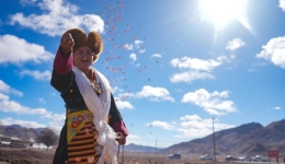 InXizang | Farmers in SW China's Xizang welcome spring farming