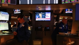 Xinhua Headlines: Global markets plunge as 