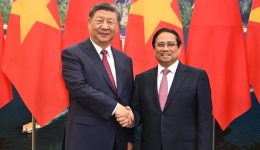 Xi calls on China, Vietnam to oppose hegemonism, unilateralism, protectionism