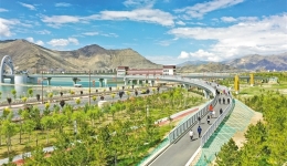 Lhasa, Xizang: Go to the Park in Spring!