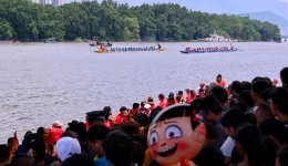 Xinhua Commentary: Tourism consumption attests to vitality of China's economy