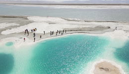 Magnificent Emerald Lake in NW China's Qinghai