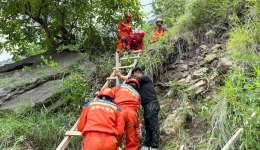All-out rescue efforts underway after mudslide in China-Nepal border port