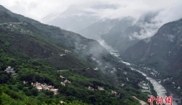 Danba, Sichuan: Jiaju Tibetan Village Among Towering Peaks