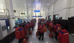 西藏樟木口岸迎来出入境客流高峰 创复通以来历史新高