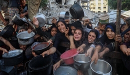 UN humanitarians say dozens killed while seeking food in Gaza