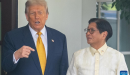 Trump announces trade deal after meeting Philippine president