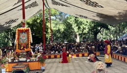 Lhasa buzzes with celebrations for Tibetan Shoton Festival