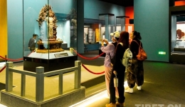 Joint Exhibition of Relics from Palace Museum and Xizang Institutions Opens at Xizang Museum