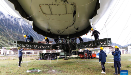 Across China: China conducts tethered balloon experiment, offering new insights into Qinghai-Tibet Plateau ecosystem