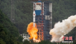 我国成功发射试验三十号卫星01、02星