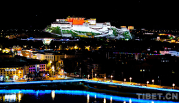 Appreciating the Glittering Lights of Lhasa from South Mountain Park