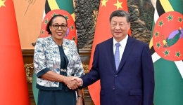 Xi meets president of Dominica