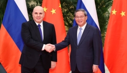 Chinese, Russian heads of gov't hold regular meeting, eyeing closer all-round cooperation