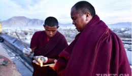 Butter Lamp Festival: Tashilhunpo Monastery Lighting Lamps to Commemorate Master Tsongkhapa