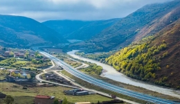 从成都4小时飙拢红原大草原