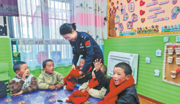 Patrolling Xizang's punishing peaks