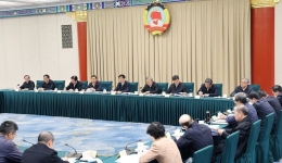 རྒྱལ་ཡོངས་སྲིད་གྲོས་ཀྱིས2025ལོའི་སྤྱི་ཁོག་དཔལ་འབྱོར་གནས་བབ་ལ་དབྱེ་ཞིབ་བྱེད་པའི་བཞུགས་མོལ་ཚོགས་འདུ་བསྡུས་པ།