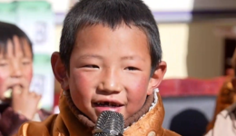 甘孜州道孚县维科村自发举办村晚 孩子们带着“绝活”来了