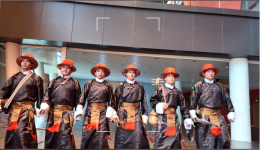 藏历火马年的仪式感 岗底斯乐队踏雪而来