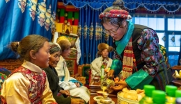 InXizang | First Spring Festival and Tibetan New Year in new homes