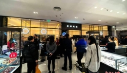 金价跌了，50克手镯为何反暴涨5万