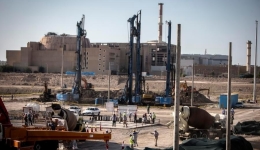 Update: Trump extends pause on striking Iranian energy plants by 10 days