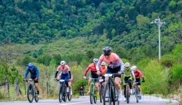 Outdoor Triathlon in Yi'ong, Bome Boosts Rural Revitalization