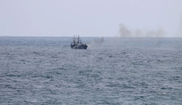 中国海警位钓鱼岛海域紧急救援中国台湾籍渔船