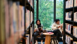 Digital reading boom draws more Chinese into books