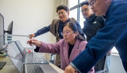 InXizang | University professor dedicated to AI talents cultivation & cultural heritages protection