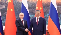 Xinhua Headlines: Xi, Putin hail 