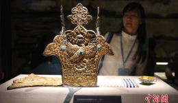 青藏高原出土吐蕃王冠展出 三年接待观众超27万人次