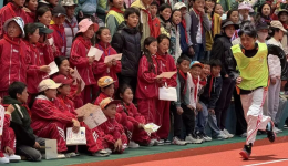 འཛམ་ཐང་རྫོང་བཅའ་སྡོད་སློབ་ཆུང་གིས་2026ལོའི་དཔྱིད་དུས་ལུས་རྩལ་འགྲན་ཚོགས་འཚོགས།