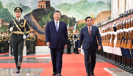 习近平同缅甸总统敏昂莱会谈