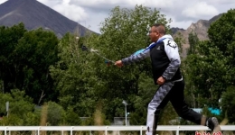 Lhasa, Xizang: Guduo Competition at the Sports Games