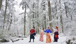 如何玩转甘孜冬春游