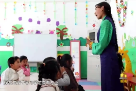 ཁྲ་འགུ་གྲོང་སྡེའི་བདེ་སྐྱིད་ལྡན་པའི་གཏམ་རྒྱུད།