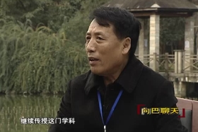 ང་དང་རྗེ་དམུ་དགེ་བསམ་གཏན། ས་སྟེང་སློབ་མས་ཁྱབ།