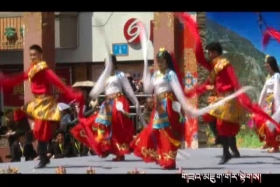 ཉིས་སྟོང་བཅོ་ལྔ་ལོའི་དར་མདོའི་བཞི་པའི་ཚེས་བརྒྱད་ཀྱི་འཕགས་མོ་རིའི་གནས་སྐོར་འདུ་འཛོམས།  མང་ཚོགས་ཀྱི་རིག་རྩལ་འཁྲབ་སྟོན། སྨད་ཆ། ༼༠༦.༢༨༽