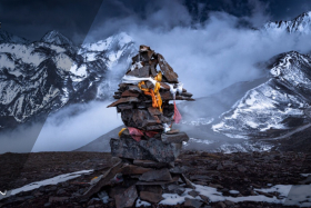 ཚིག་རྒྱན་རྣ་བའི་བདུད་རྩི།