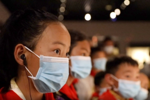 Tibetan students' class trip in Chengdu