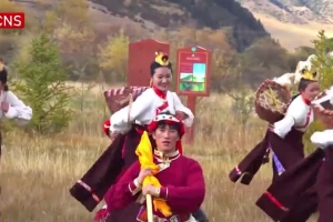 Tibetan wall-building dance boasts amazing beauty