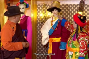 Inheritor of Traditional Costumes