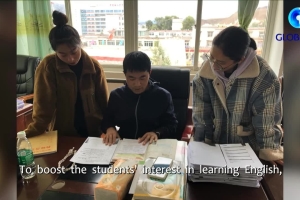 Volunteer teacher leads students in China's Tibet out of poverty