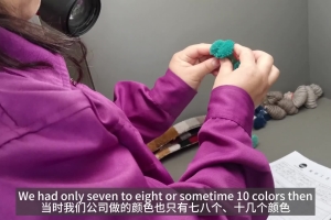 Master craftsman- Dyeing expert dedicated to palette for Tibet carpet